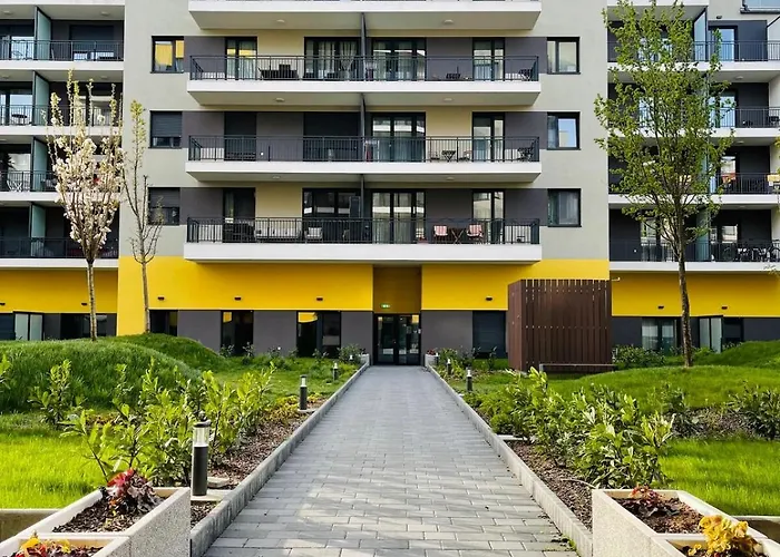 Westside Garden Modren Apartment With Free Parking